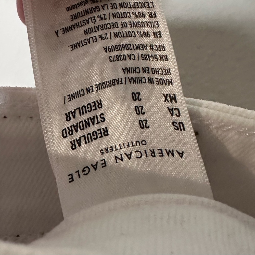 American Eagle Outfitters Crisp White Jeans - Picture 2 of 4